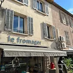 Climatise Avec Garage Au Coeur Du Centre Ancien Apartamento *