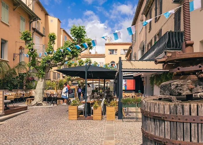 Climatise Avec Garage Au Coeur Du Centre Ancien