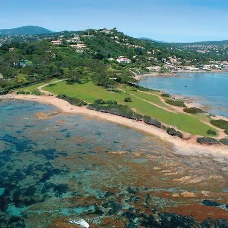 Climatise Avec Garage Au Coeur Du Centre Ancien Apartamento *