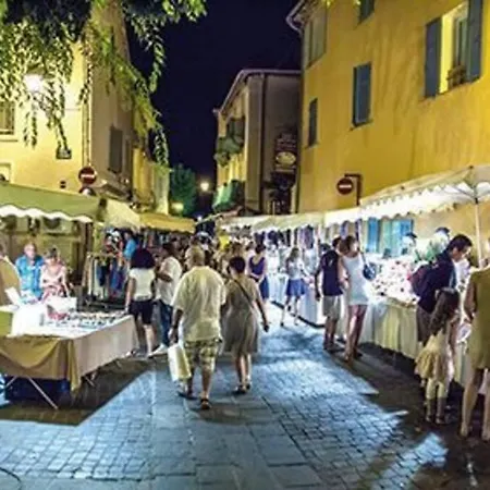 Climatise Avec Garage Au Coeur Du Centre Ancien Апартаменты *