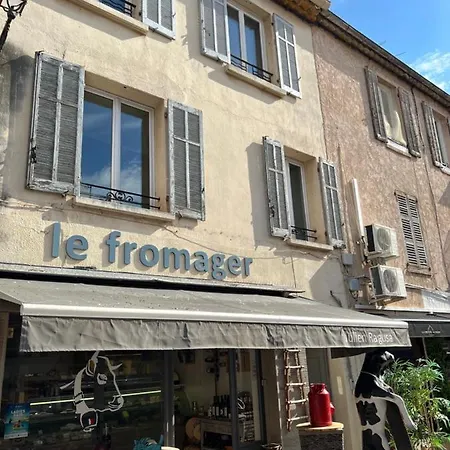 Climatise Avec Garage Au Coeur Du Centre Ancien Апартаменты *