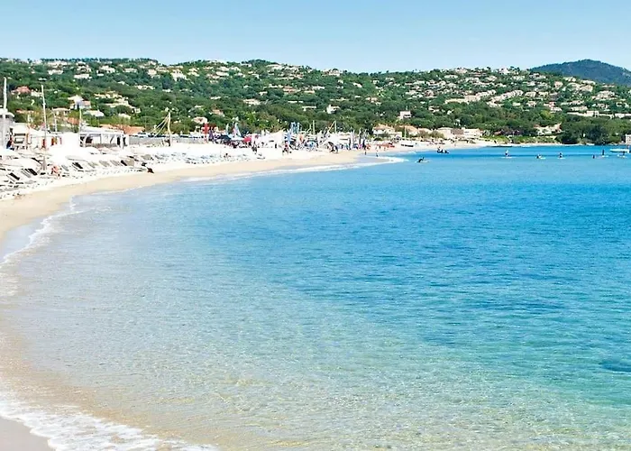 Climatise Avec Garage Au Coeur Du Centre Ancien Apartamento Sainte-Maxime