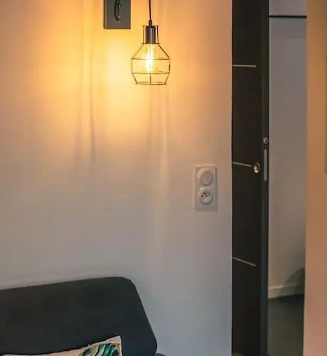 Climatise Avec Garage Au Coeur Du Centre Ancien Apartamento