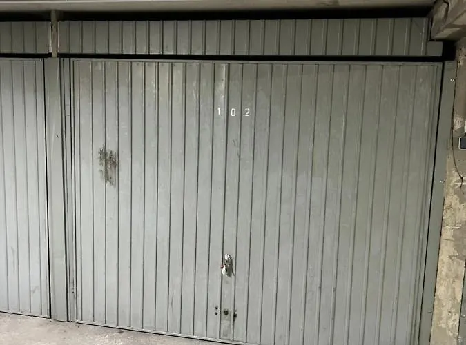 Climatise Avec Garage Au Coeur Du Centre Ancien * Sainte-Maxime